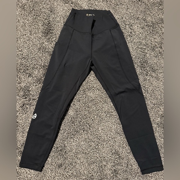 P'tula leggings bundle, older styles, size medium - Picture 10 of 13